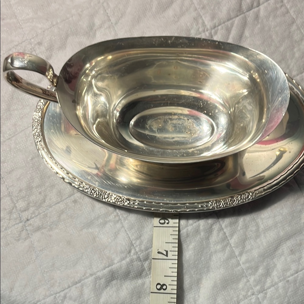 CAMILLE Elegant Silver Teacup and Saucer Set - Picture 10 of 11